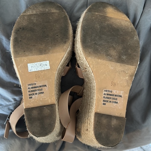 Torrid wedges - Picture 3 of 4